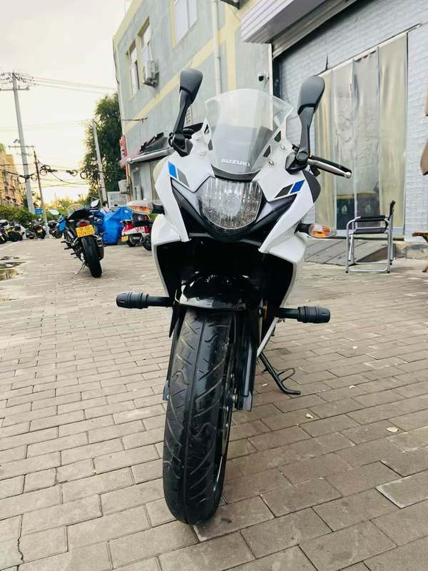 二手豪爵铃木GSX250R