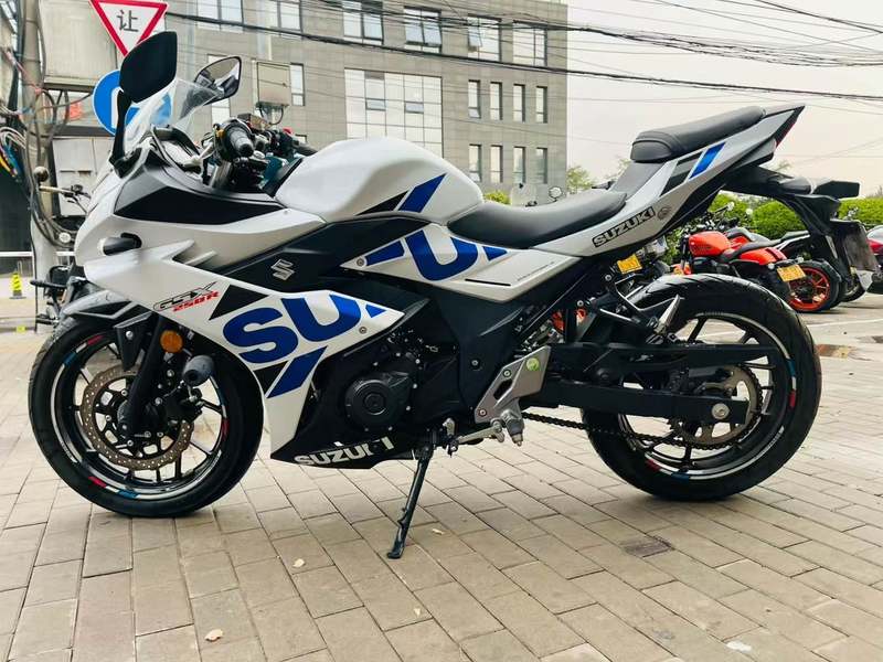 二手豪爵铃木GSX250R