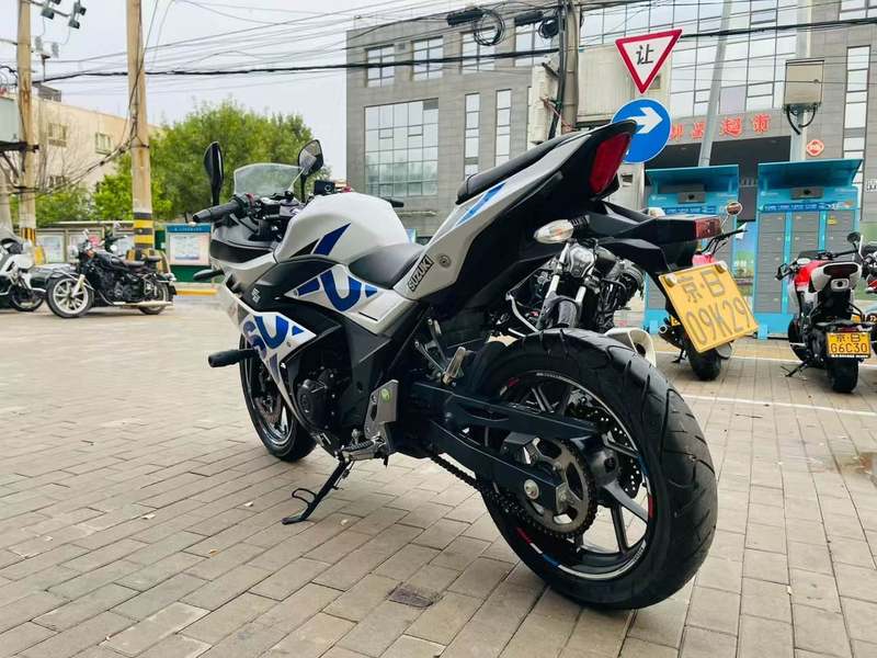 二手豪爵铃木GSX250R