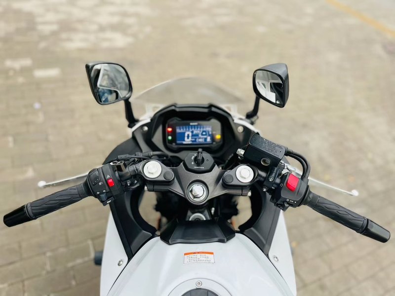 二手豪爵铃木GSX250R
