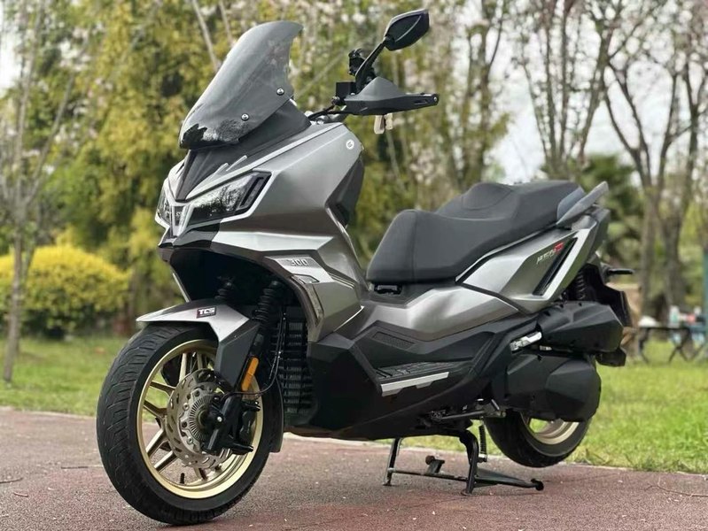 二手三阳哈士奇 Husky ADV300