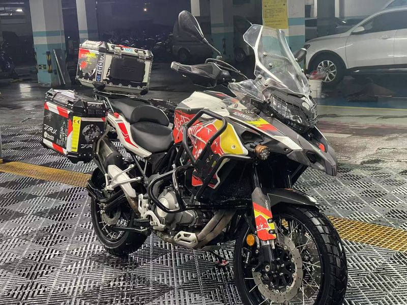 二手贝纳利金鹏 TRK502