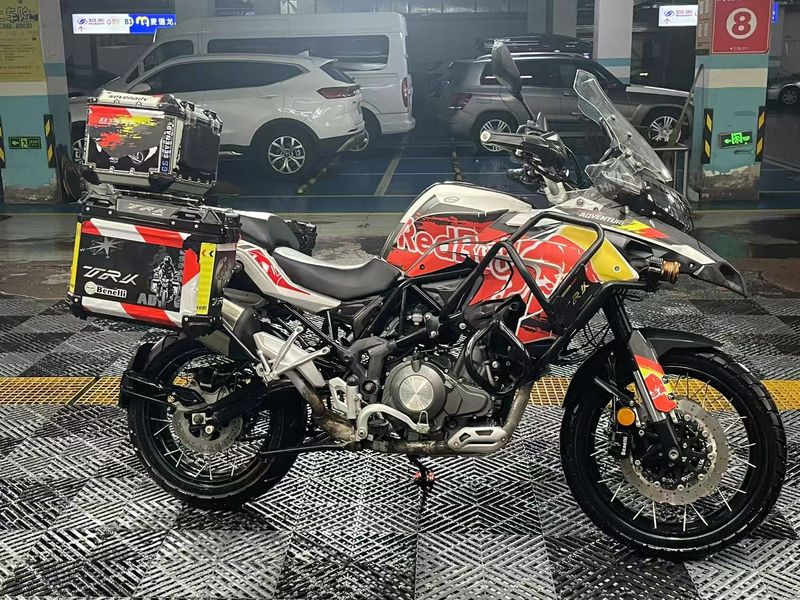 二手贝纳利金鹏 TRK502