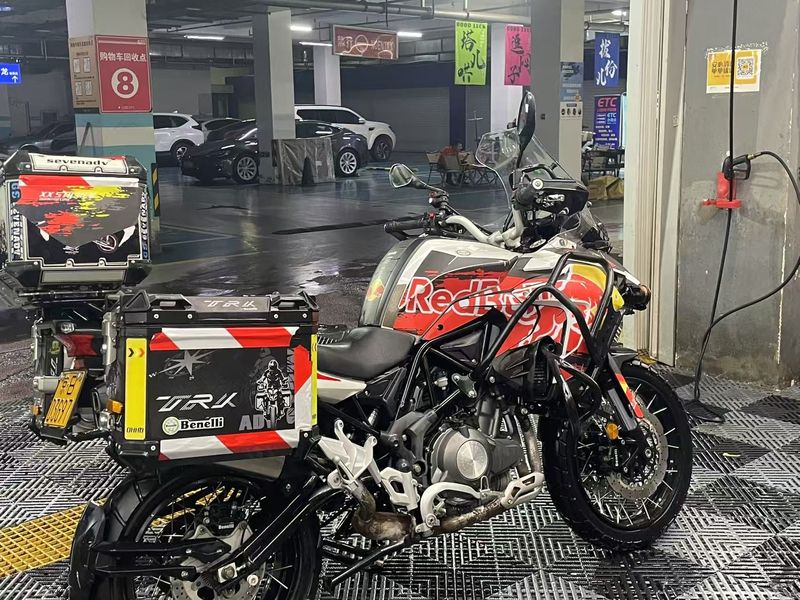 二手贝纳利金鹏 TRK502
