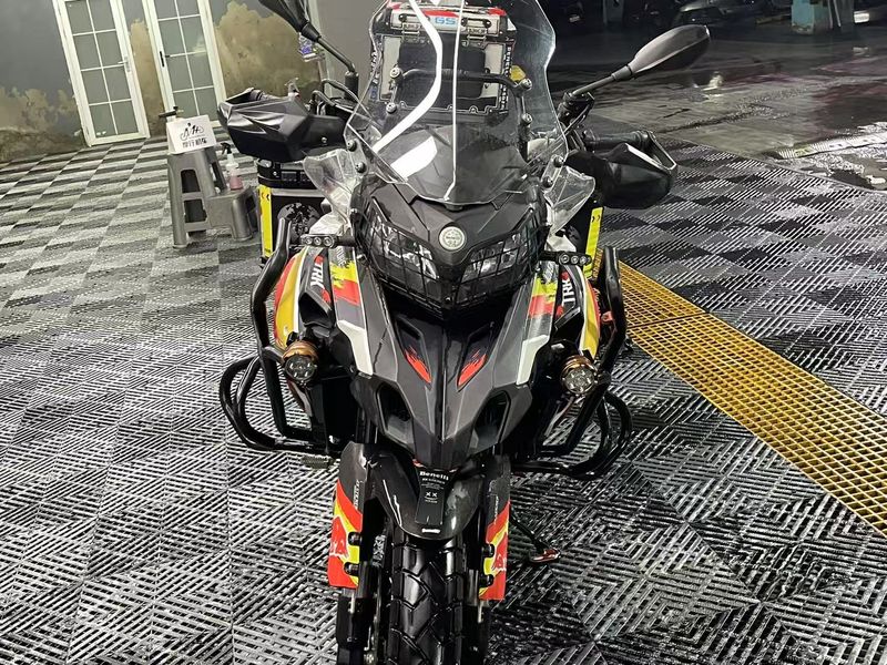 二手贝纳利金鹏 TRK502