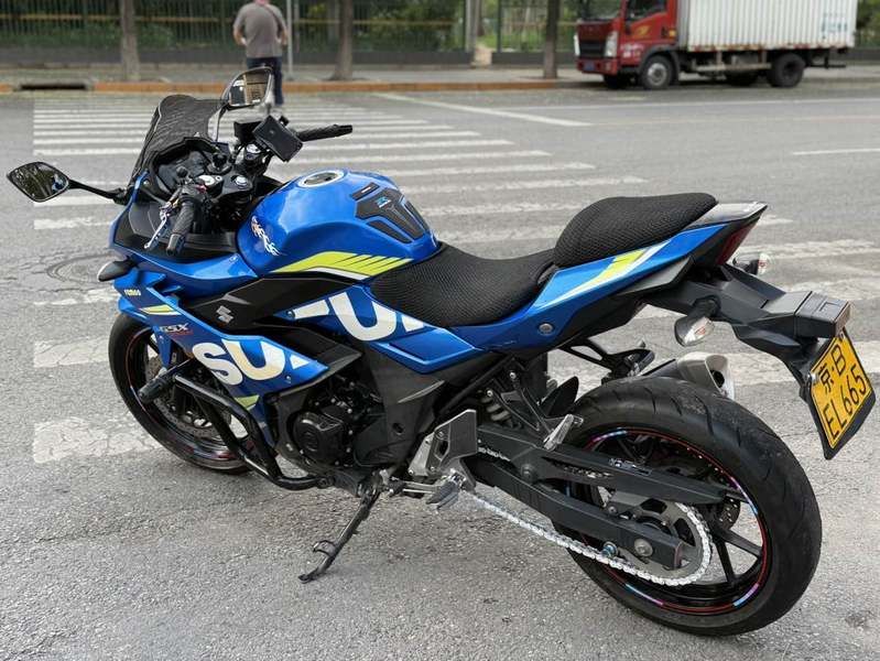 二手豪爵铃木GSX250R