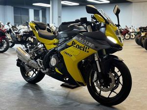 二手贝纳利龙卷风 Tornado 302R