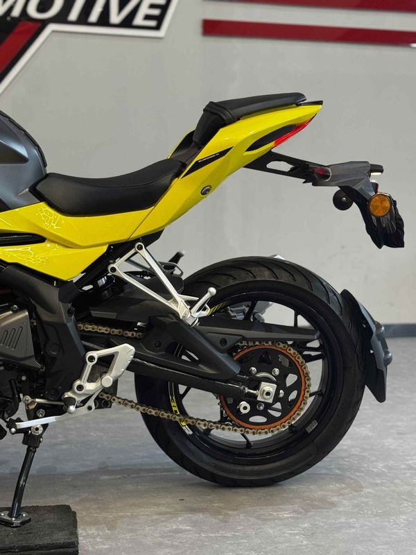 二手贝纳利龙卷风 Tornado 302R