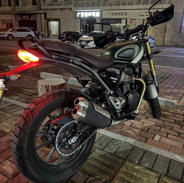 二手凯旋Scrambler 400 X