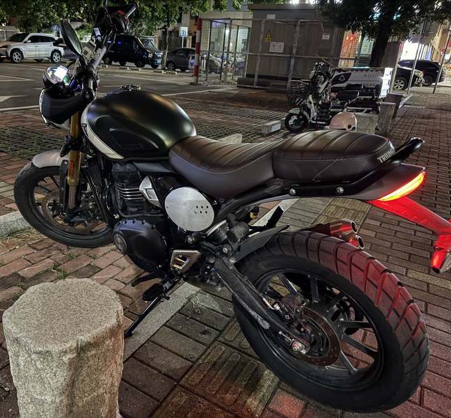 二手凯旋Scrambler 400 X