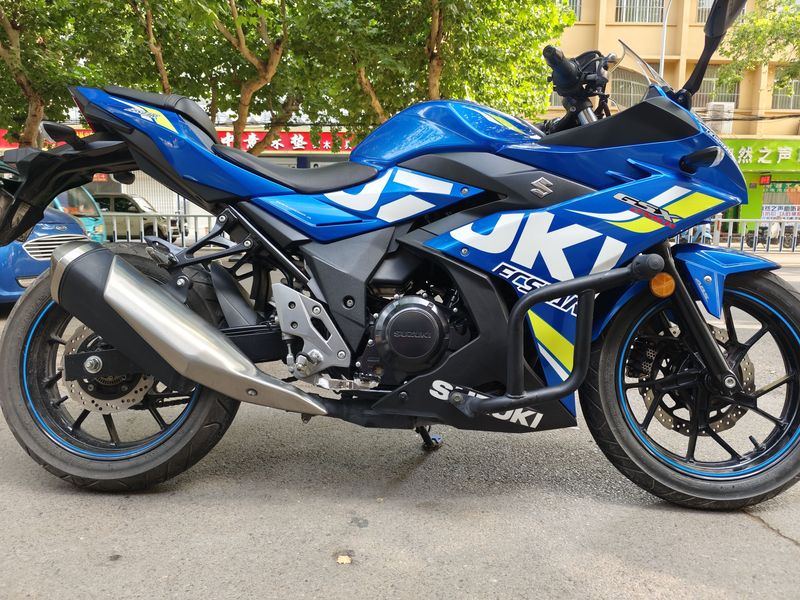 二手豪爵铃木GSX250R