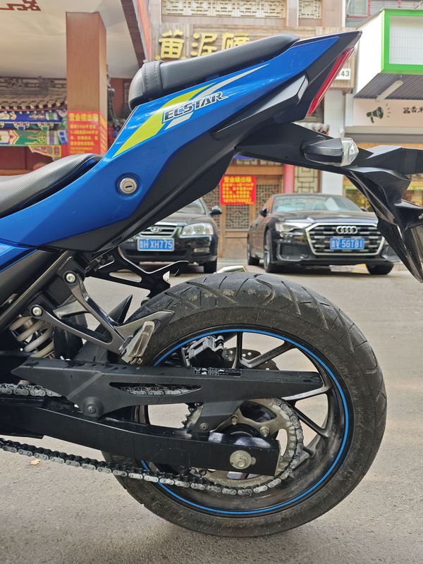 二手豪爵铃木GSX250R