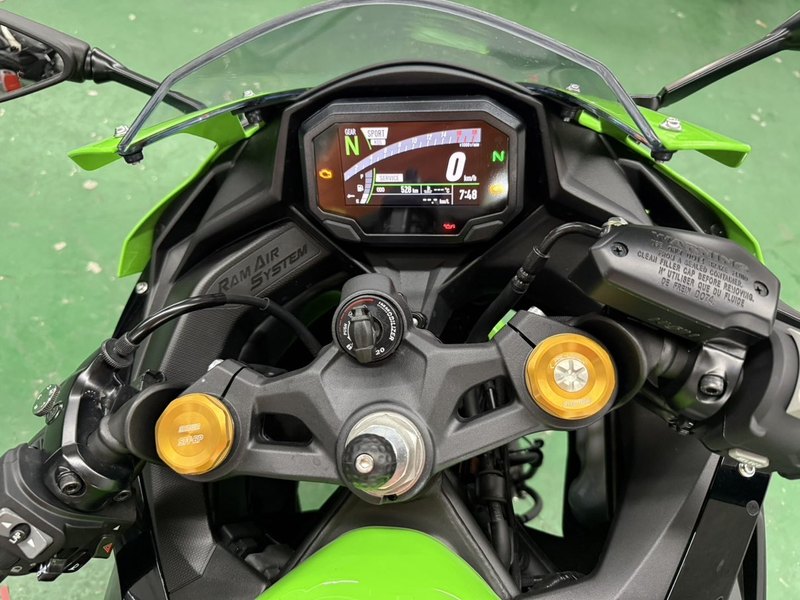 二手川崎ZX-4R