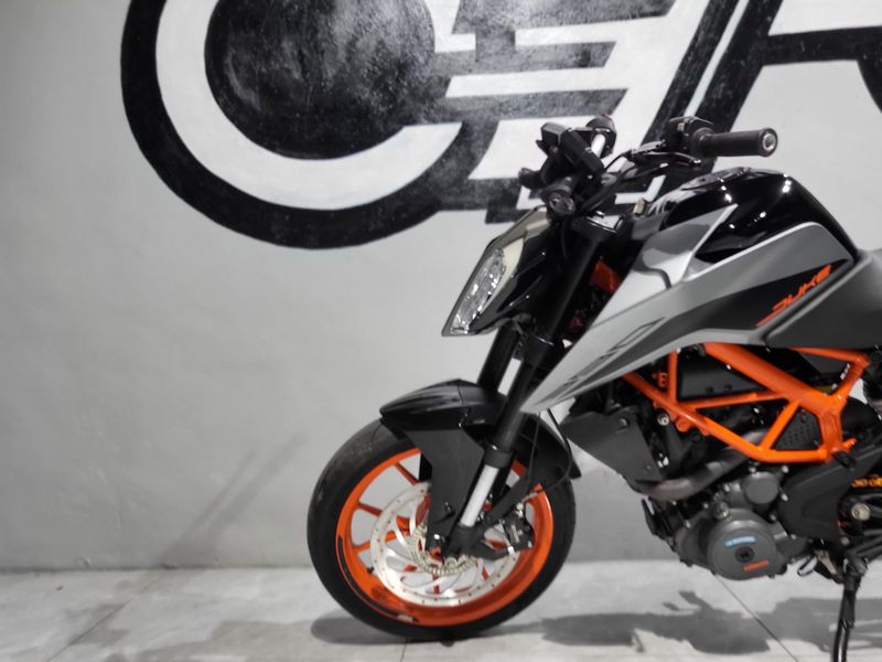 二手KTMR2R390 Duke