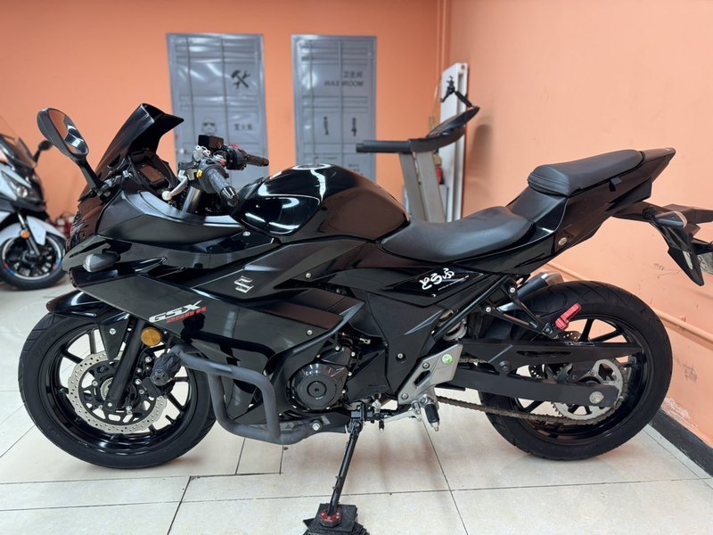 二手豪爵铃木GSX250R