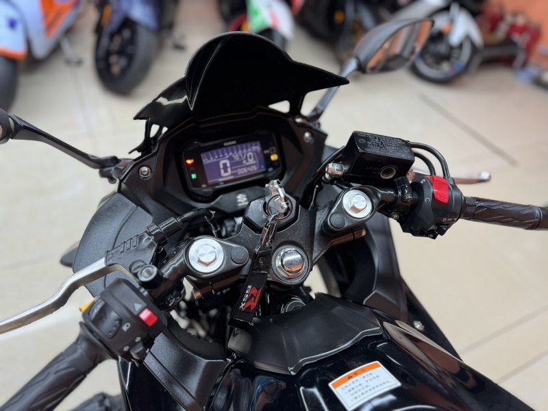 二手豪爵铃木GSX250R