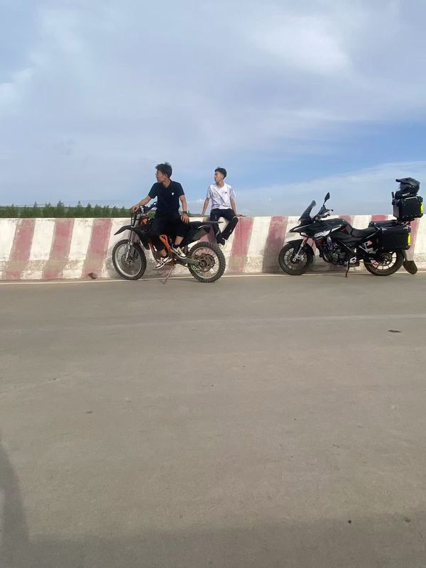 二手贝纳利金鹏 TRK251