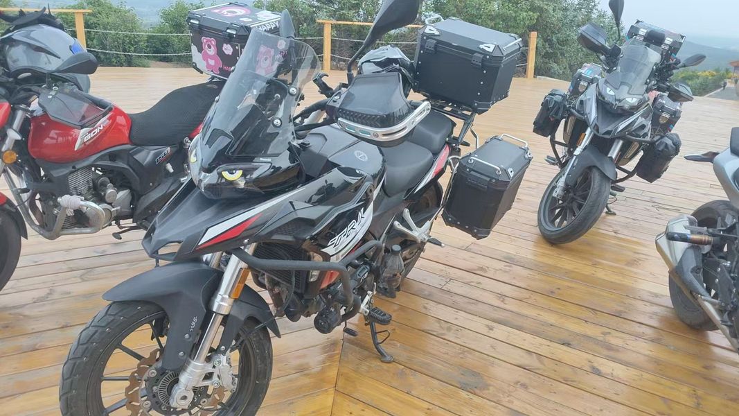 二手贝纳利金鹏 TRK251