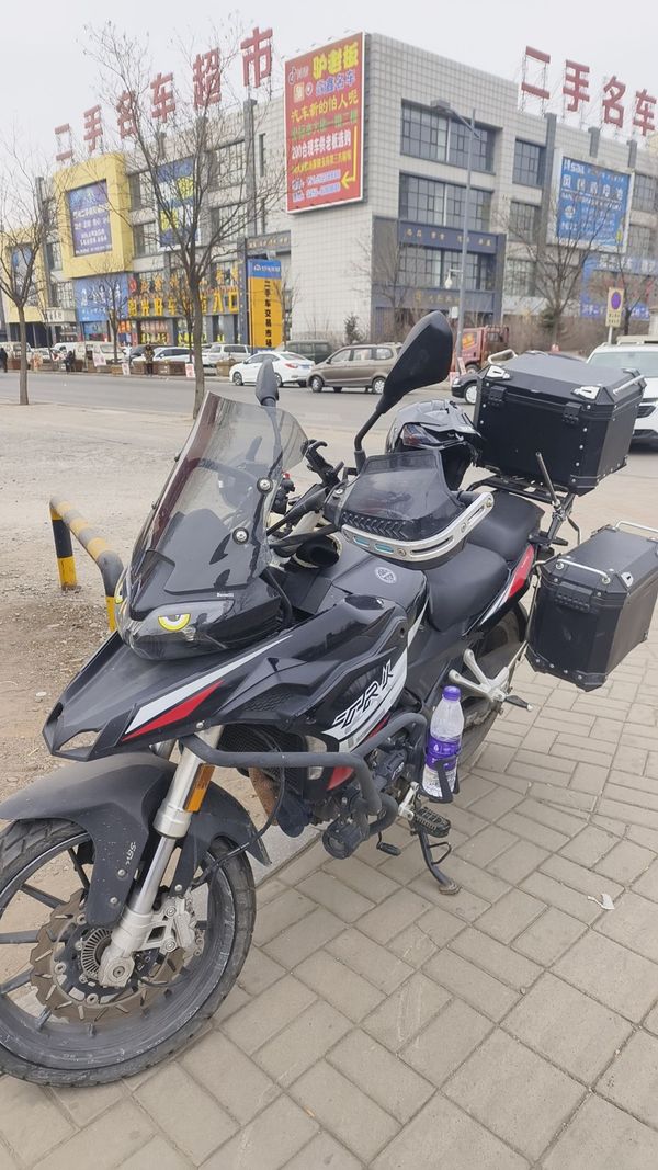 二手贝纳利金鹏 TRK251