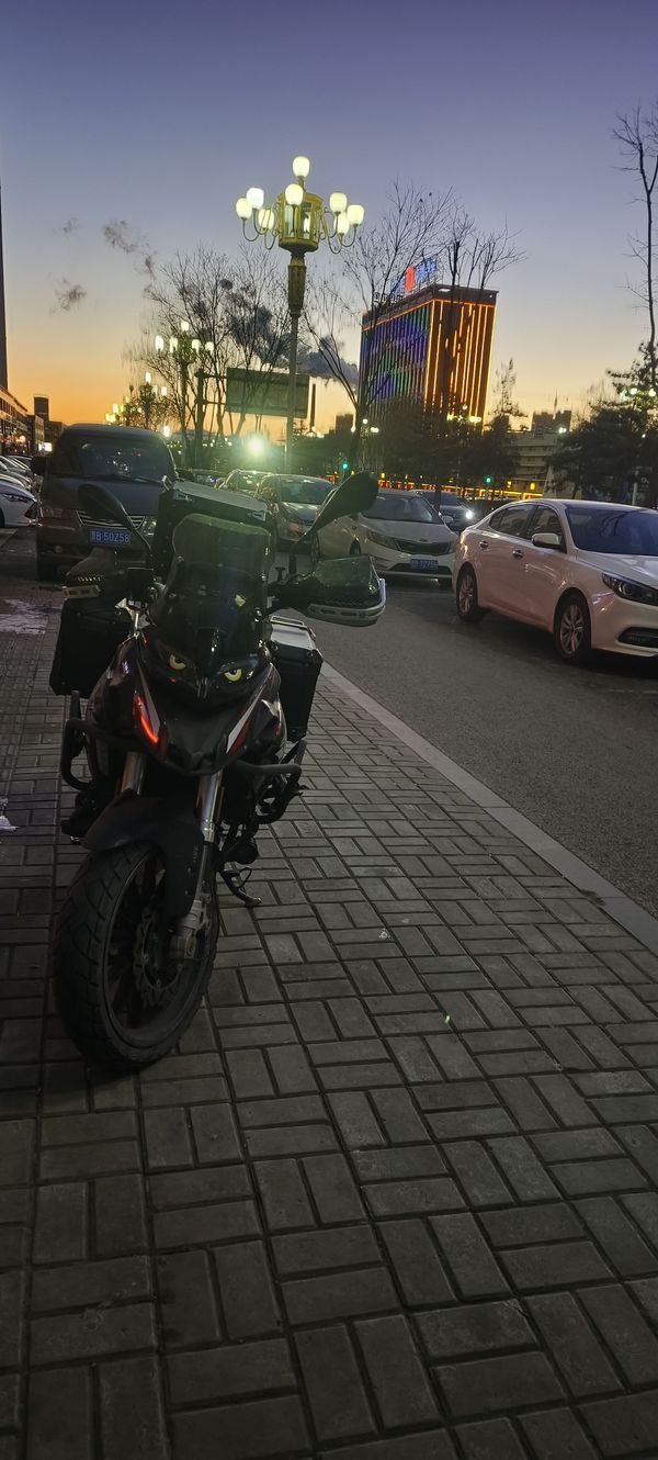 二手贝纳利金鹏 TRK251