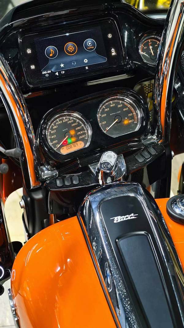 二手哈雷戴维森大道滑翔 Street Glide