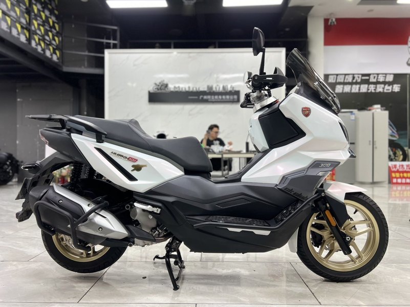 二手三阳哈士奇 Husky ADV300