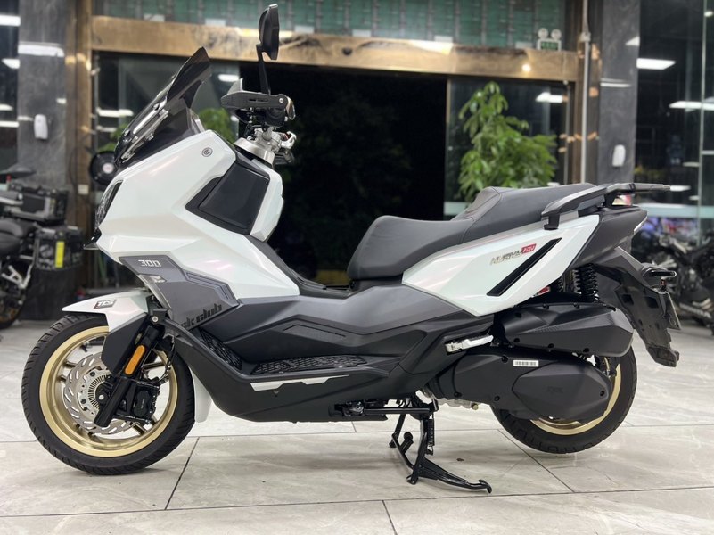 二手三阳哈士奇 Husky ADV300