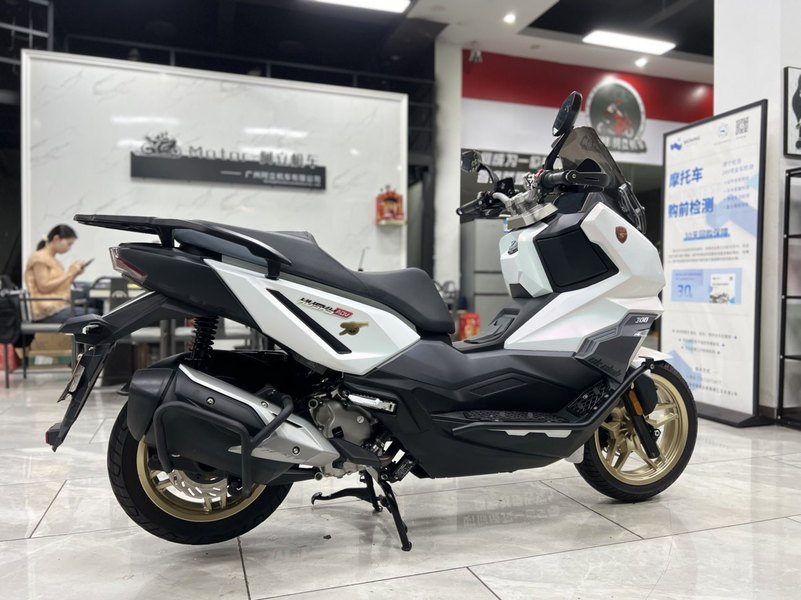 二手三阳哈士奇 Husky ADV300