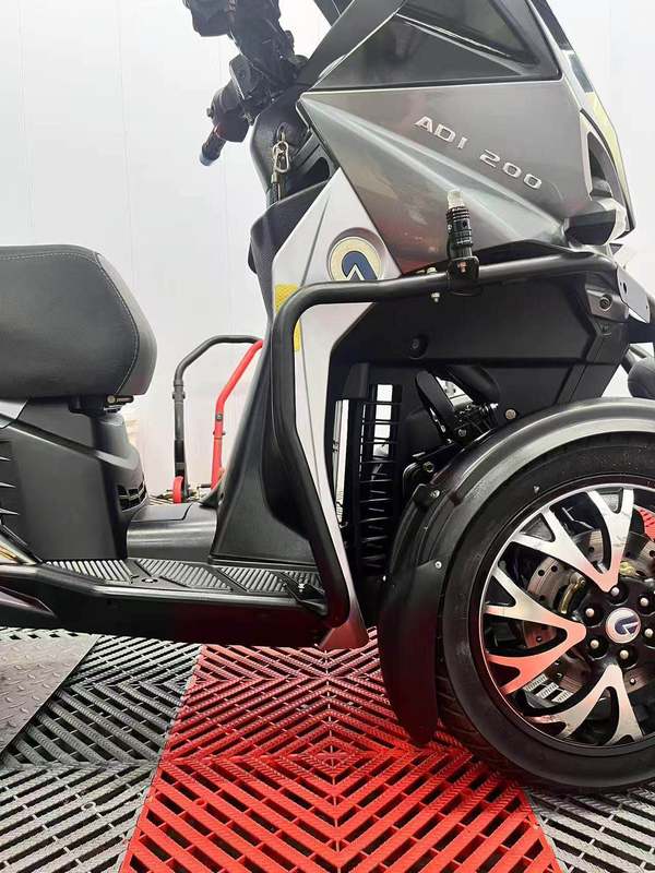 二手ADIVAAD1 200