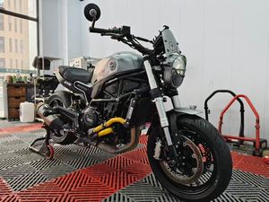二手贝纳利幼狮 Leoncino 800
