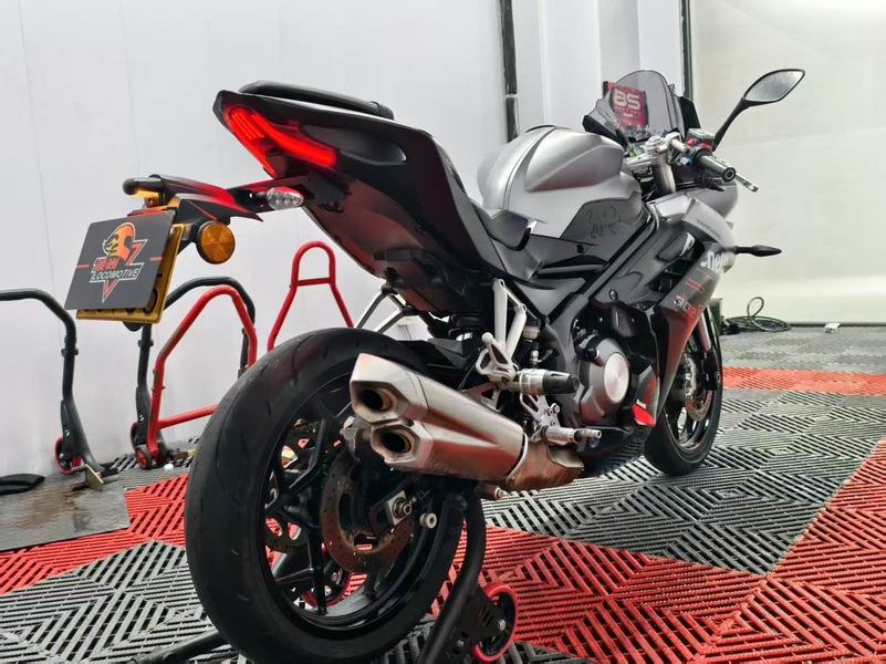 二手贝纳利龙卷风 Tornado 302R