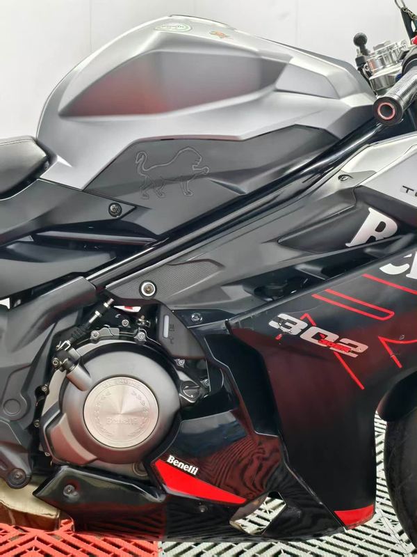 二手贝纳利龙卷风 Tornado 302R