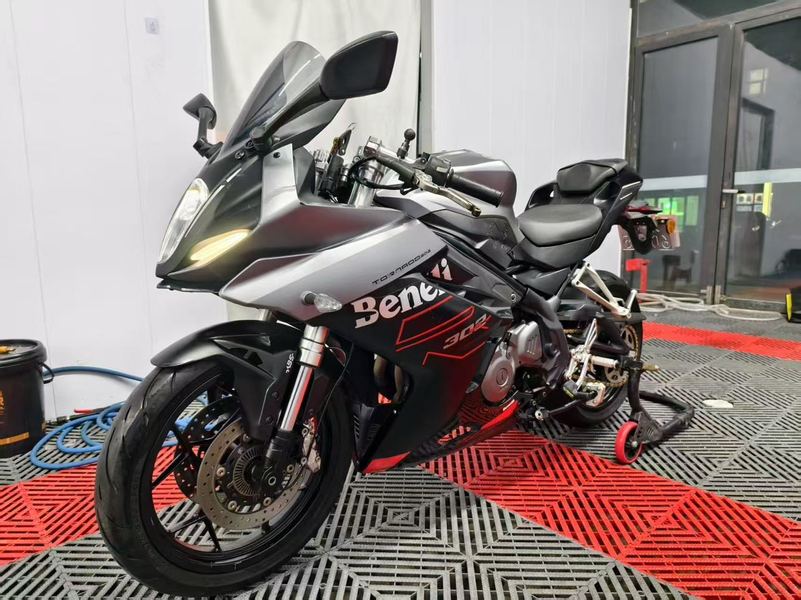二手贝纳利龙卷风 Tornado 302R