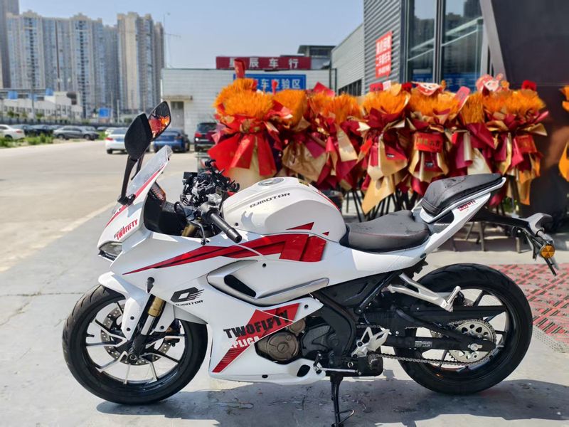 二手QJMOTOR赛250