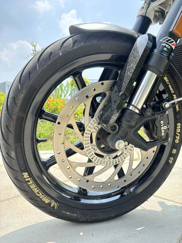 二手HUSQVARNA黑箭 401