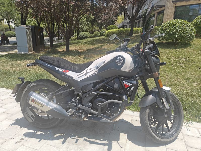 二手贝纳利幼狮 Leoncino 250