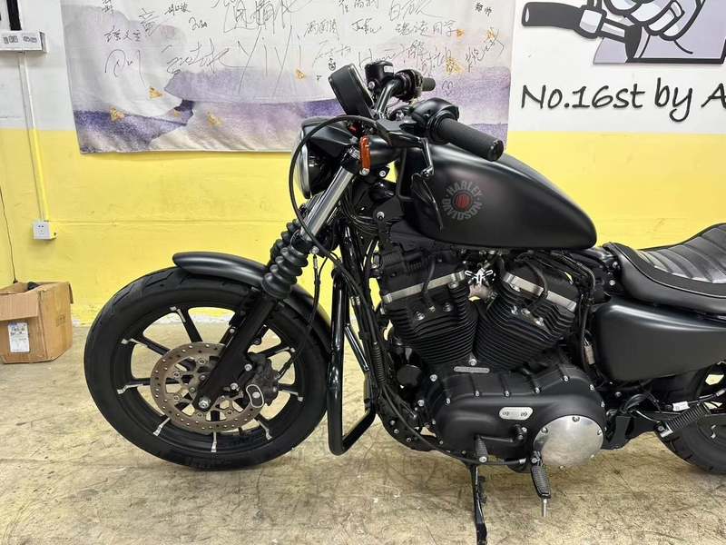 二手哈雷戴维森Iron883 硬汉