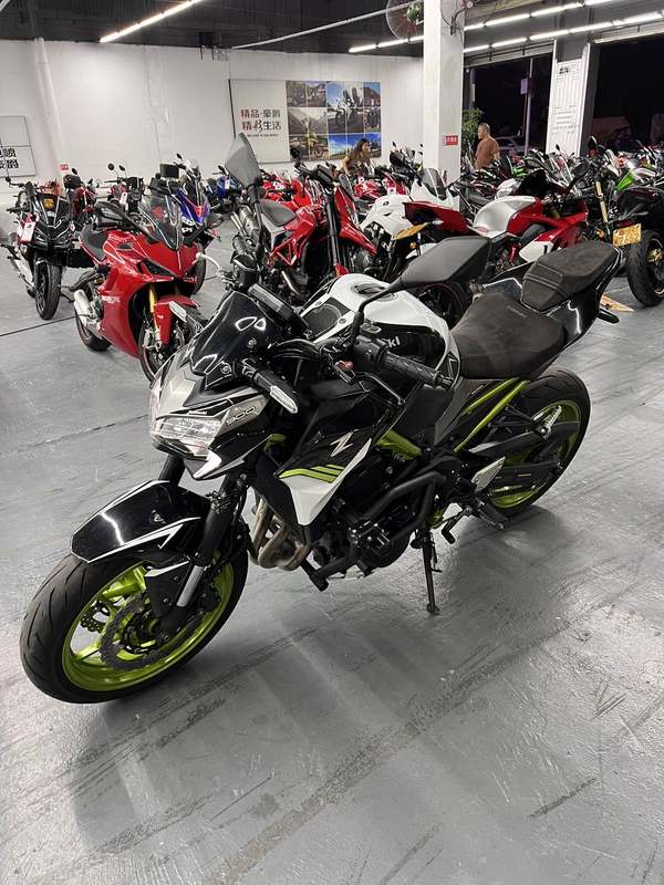二手川崎Z900