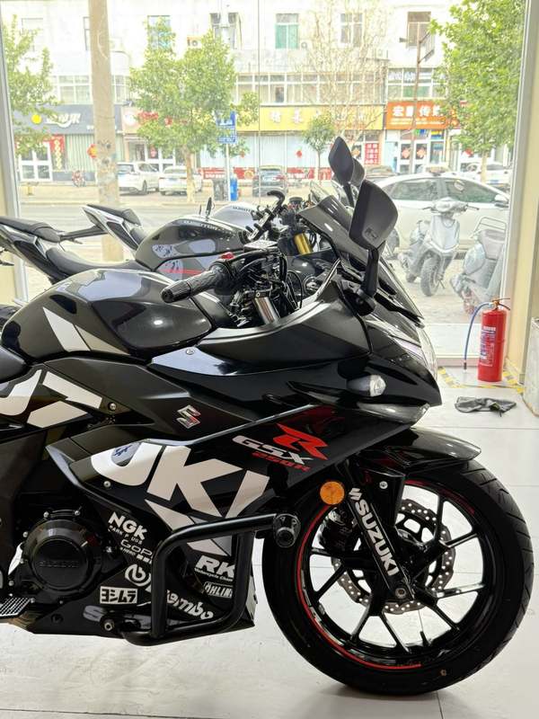 二手豪爵铃木GSX250R