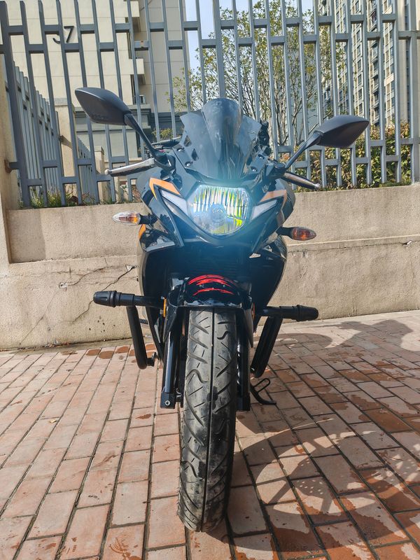 二手豪爵铃木GSX250R