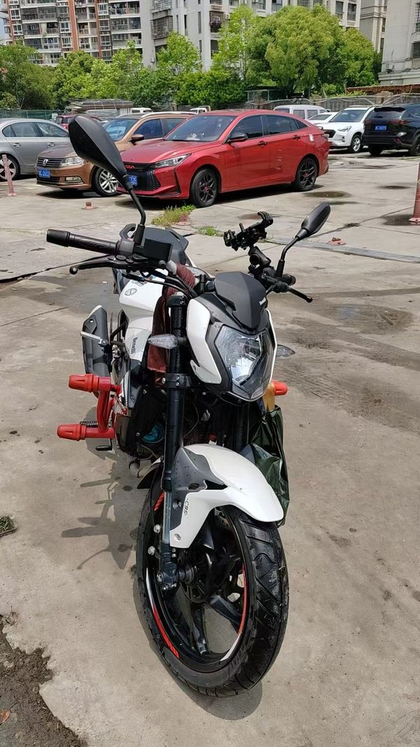 二手贝纳利红宝龙 TNT150i
