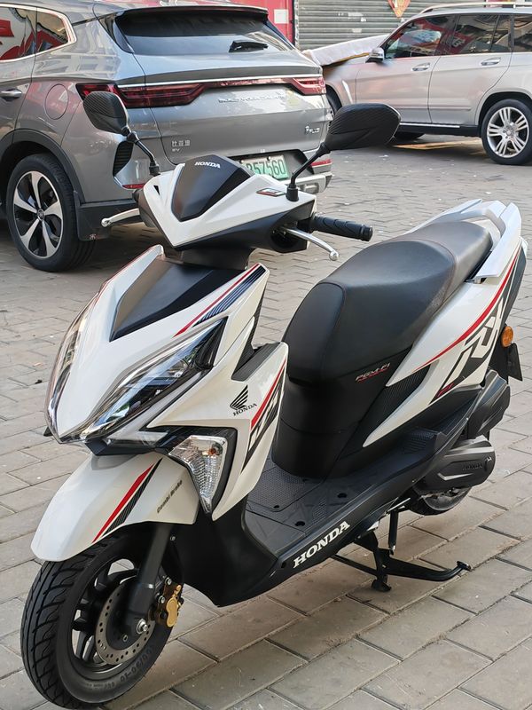 二手新大洲本田裂行 RX125Fi