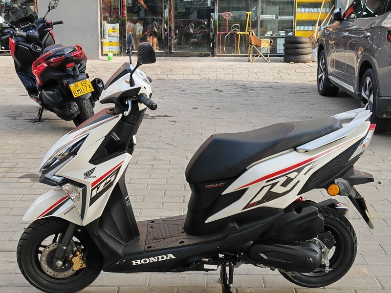 二手新大洲本田裂行 RX125Fi