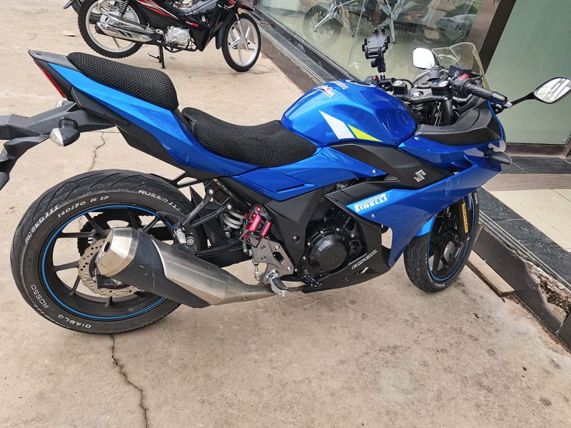 二手豪爵铃木GSX250R