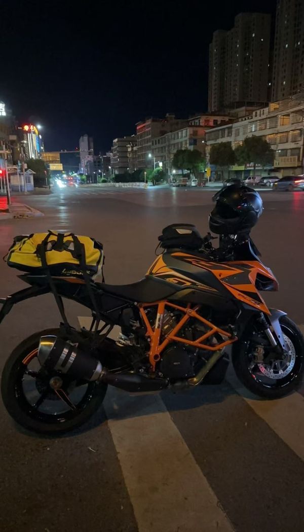 二手KTMR2R1290 Super Duke GT