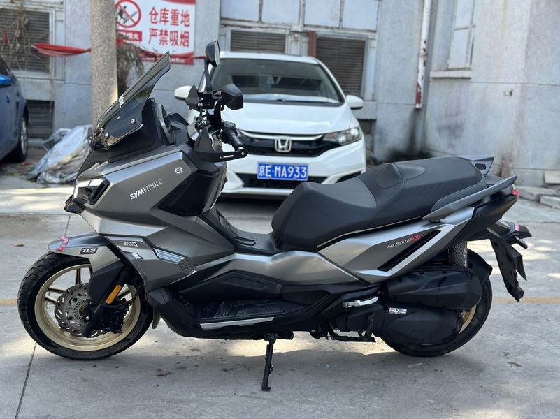 二手三阳哈士奇 Husky ADV300