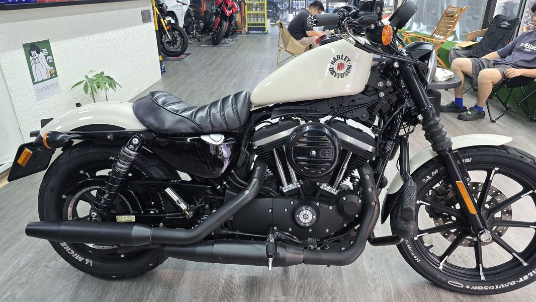 二手哈雷戴维森Iron883 硬汉