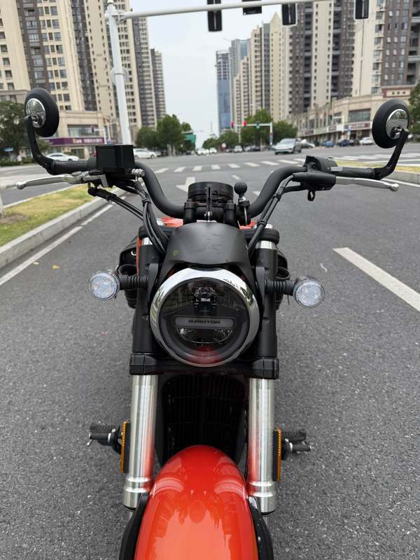 二手QJMOTOR闪300