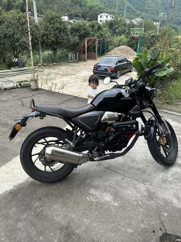 二手五羊本田鸷道 CB190SS