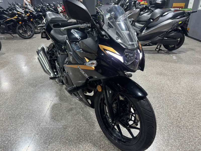 二手豪爵铃木GSX250R